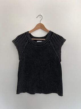 evereve charcoal ribbed cap sleeve sweater, size medium